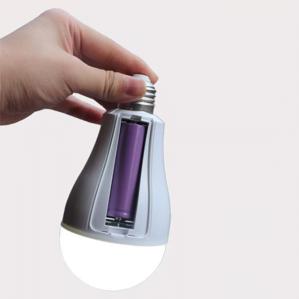 Kit de 8 Ampoules De Secours LED – Rechargeable Et économique